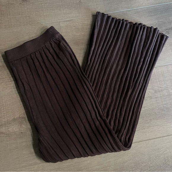 House of Harlow 1960 Mid Rise Ribbed Knit Soft Flared Pull On Brown Pants Medium - Picture 7 of 9